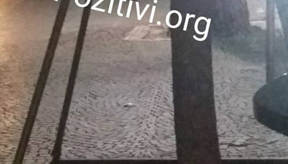 Burri vë vogëlushen në qafë… “Spektakël” në mesnatë