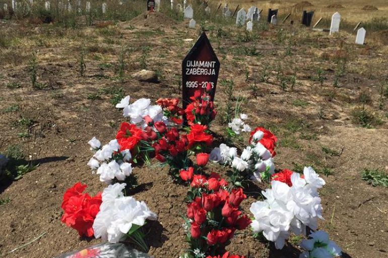 I riu shqiptar që u vra në Mynih sot bën 23 vjeç, babai i shkon mbi varr: Në vend dhuratës të dhashë lule