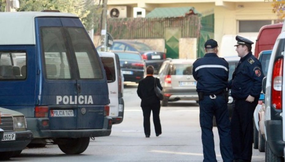 Përplasje me kallashnikov në Tushemisht, policia parandalon tragjedinë