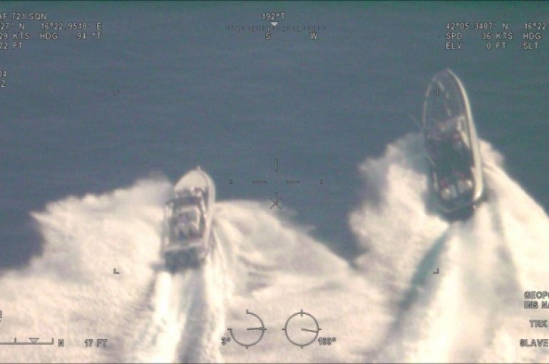 Pesë orë ndjekje në det, finalizohet operacioni antidrogë ndërkombëtar