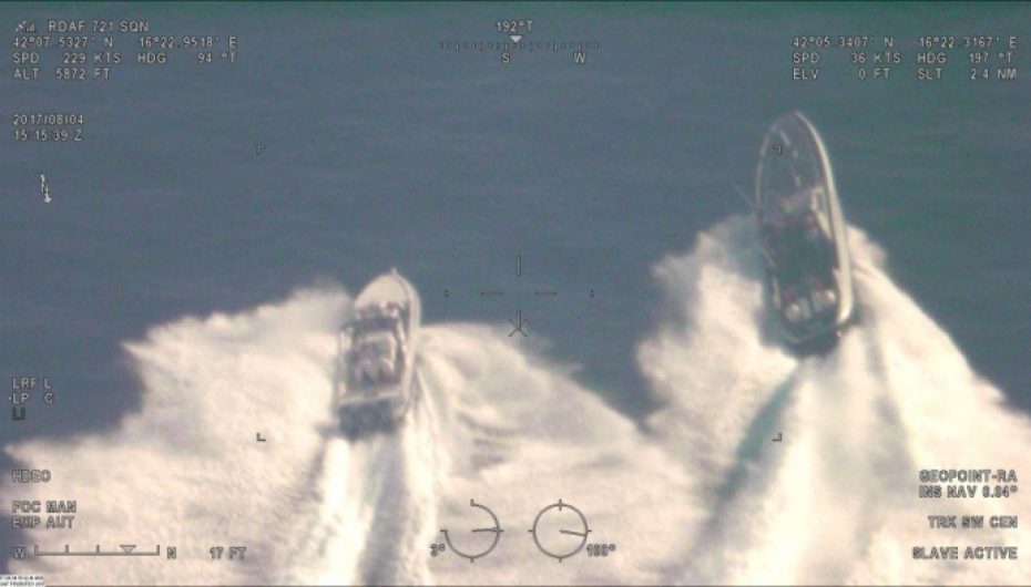 Pesë orë ndjekje në det, finalizohet operacioni antidrogë ndërkombëtar