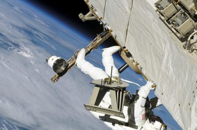 Të rinjtë shqiptarë drejt NASA-s, si të udhëtojmë në hapësirë nga komforti i shtëpisë