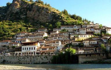 Mediat franceze nuk rreshtin së promovuari perlat e turizmit shqiptar