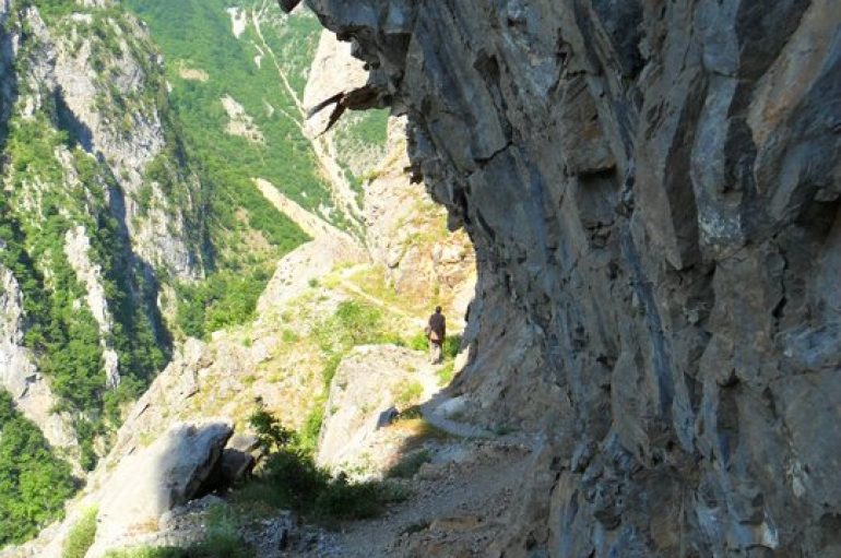 Majë maleve të rrezikshme, ja ku fshihet kalaja e Skënderbeut
