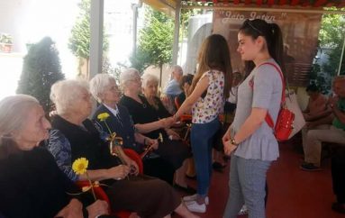 Një e re në azilin e pleqve