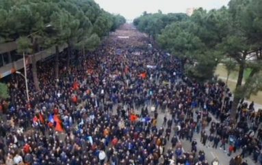 Sot bllokohet sheshi “Skënderbej”, organizatat joqeveritare ngrihen në “këmbë”: Stop dhunës