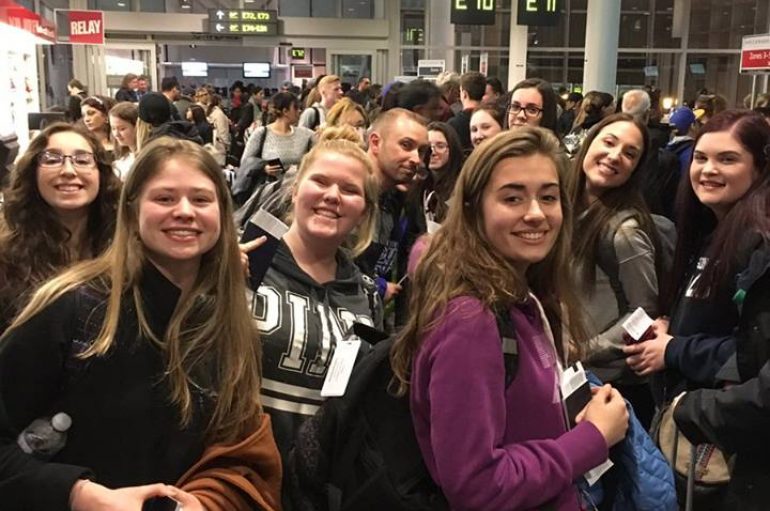 Terapia e lumturisë, 20 postimet më “funny” nga gratë për këtë javë