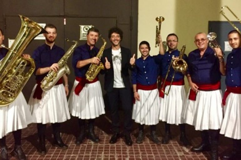 Grupi Fanfara Tirana performon në krah të artistëve botërorë në RAI Uno