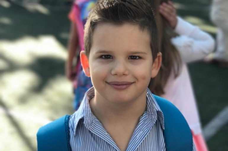 Gjeniu 6 vjecar nga Tirana shkëlqen sërish, krahasohet me Anjshtain