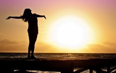 Premtim i përjetshëm: Kurrë mos ngrini 1 gisht kundër vetes