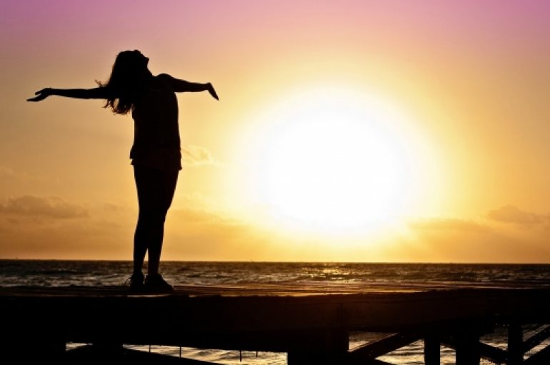 Premtim i përjetshëm: Kurrë mos ngrini 1 gisht kundër vetes