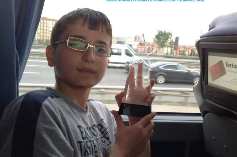 Një Mark Zuckemberg i ri në Paskuqan