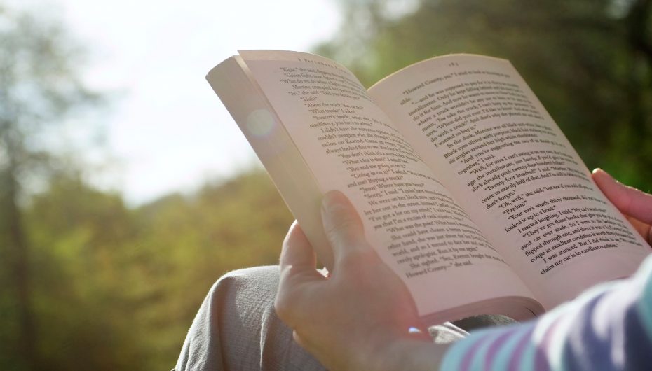 Dita lexo një libër, zgjidhni shokun më të mirë
