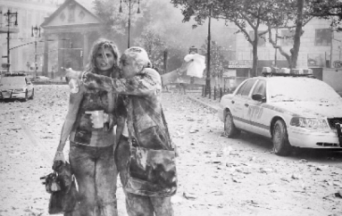 16 vjet nga tragjedia që ndryshoi botën, si doli mrekullisht nga kati i 87 i kullës asistentja