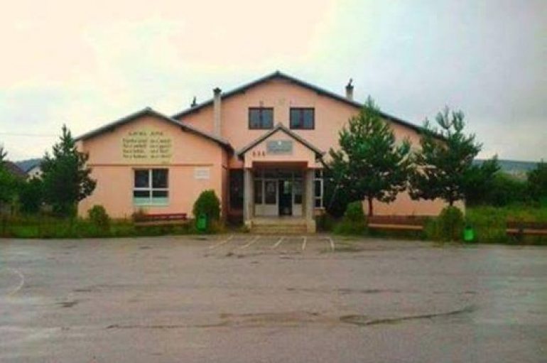 Emocionet e ditës së parë të shkollës “lundrojnë” në atmosferë