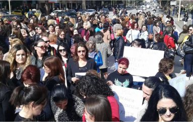 Nis lëvizja/ Gratë ngrenë zërin, marshim nga Ministria e Drejtësisë drejt Parlamentit