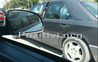 S’keni kondicioner në makinë, fieraku i lë të gjithë “gojë hapur” në mes të trafikut