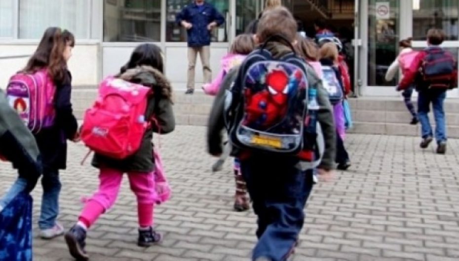 Frymëzuese/ Historia si ia dolën dy jetimët nga Fieri dhe pse mbetën në mes të rrugës