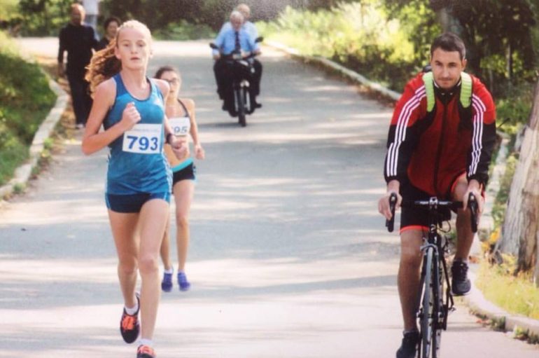 Kush është atletja e Maratonës së Tiranës që kërkon të ngjisë majat në Tokio