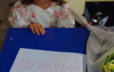 7 vjeçarja nga Fieri një lule që sapo ka nisur të çelë