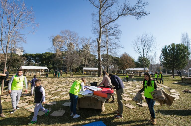 Qeset plastike, ky shtet dënon me burg përdorimin e tyre
