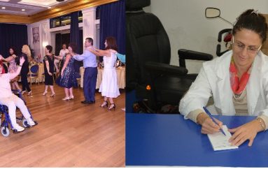 Mjekja gjirokastrite në karrige me rrota rrëfen historinë e pazakontë të jetës