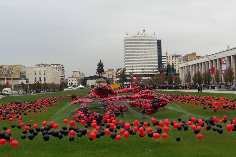 Tirana gati për festën e pavarësisë, çfarë pritet të ndodhë më 28-29 nëntor