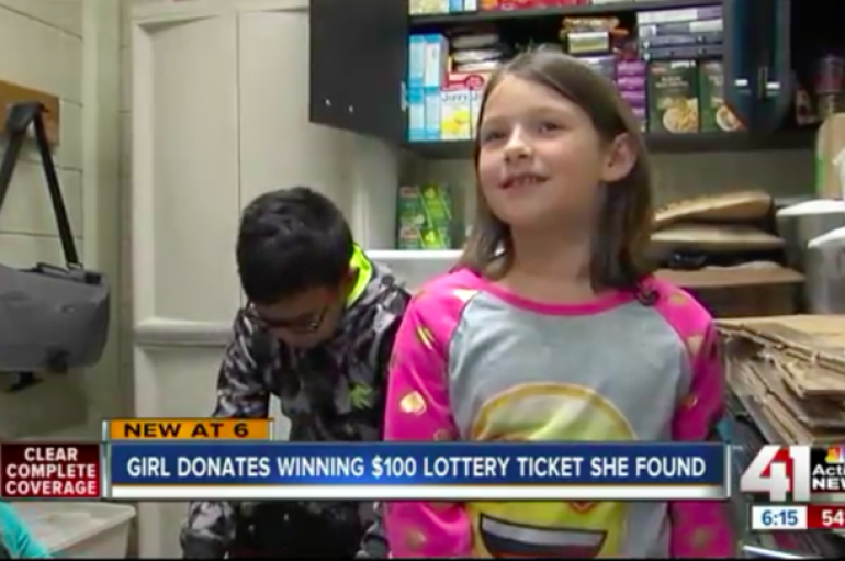 7 vjeçarja blen ushqim për nevojtarët me paratë që fitoi