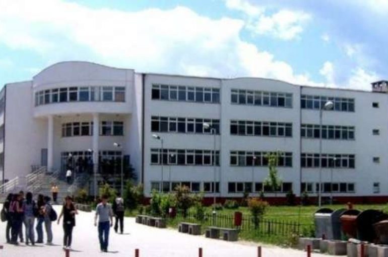 Investime në arsim? Po! Vetëm për paga mësuesish