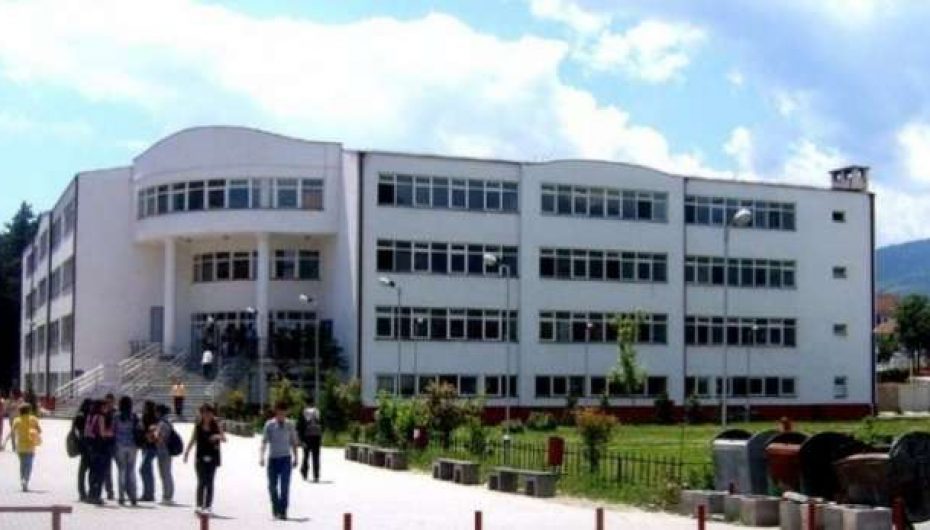 Investime në arsim? Po! Vetëm për paga mësuesish