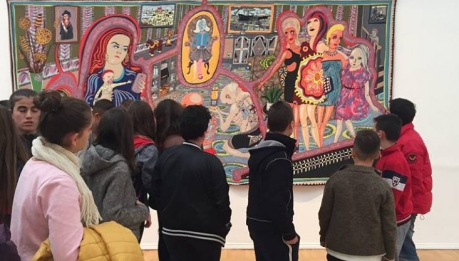 ‘Kotësia e Dallimeve të Vogla’, ekspozita që “pushtoi” Ballkanin Perëndimor vjen në Shqipëri