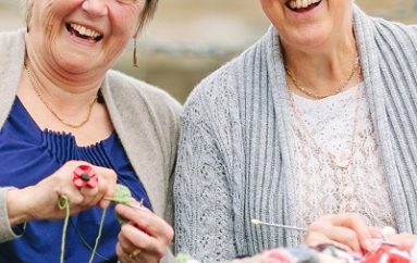 Kapelet e vogla prej leshi luftojnë izolimin social