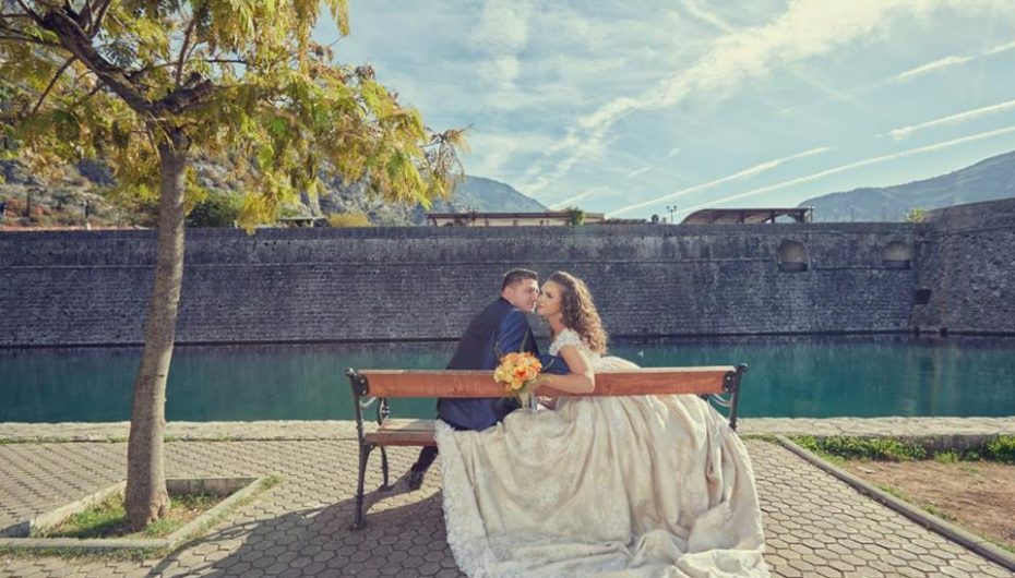 Kush është nusja shqiptare që mahniti Malin e Zi (VIDEO)