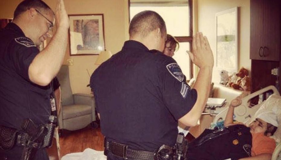 Policët i realizojnë ëndrrën vogëlushit me tumor