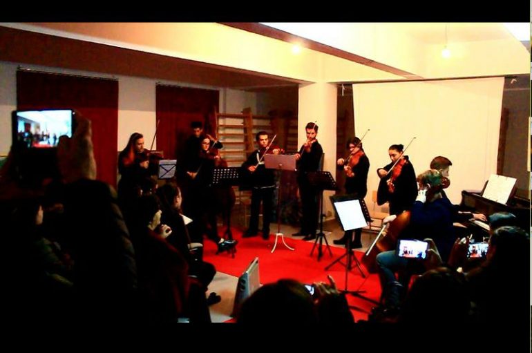 Koncert për festat e fundvitit nën tingujt e muzikës së ëmbël