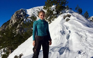 Danezja që flejti në mes të borës në Alpet e Shqipërisë