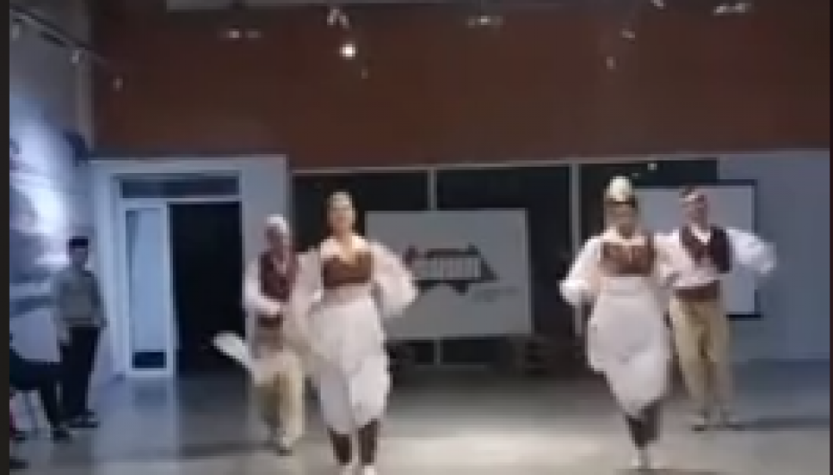 “Të njohim vallet tona”, argëtim dhe energji që buron nga të rinjtë