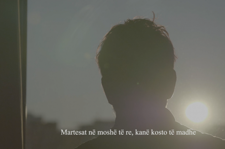 Rrëfehet 40 vjeçarja: U detyrova të martohem në moshë të vogël dhe humba gjithçka (VIDEO)