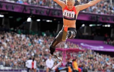 Vajza pa këmbë thyen rekord botëror