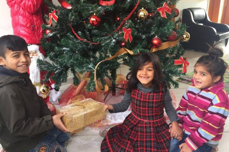 Festat e fundvitit ngrohin zemrat e fëmijëve