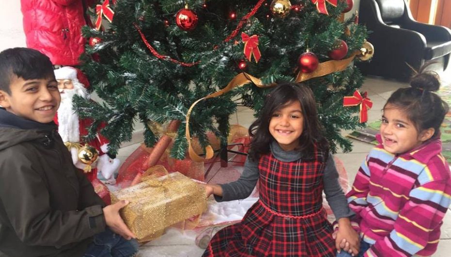 Festat e fundvitit ngrohin zemrat e fëmijëve