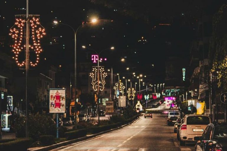 Gjallëri festash në të gjithë vendin