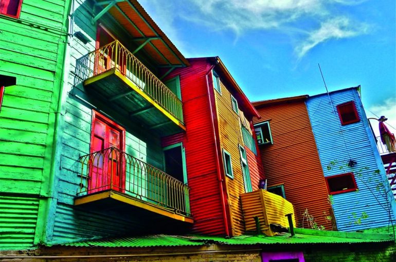 Një botë me ngjyra: Pesë destinacione që do t’ju verbojnë sytë