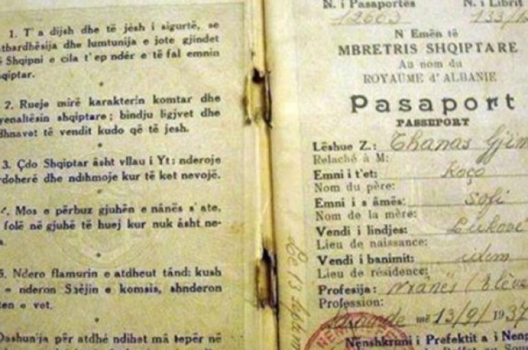 Këto janë 6 mesazhet e rralla që shkruheshin në pasaportën e mbretit Zog