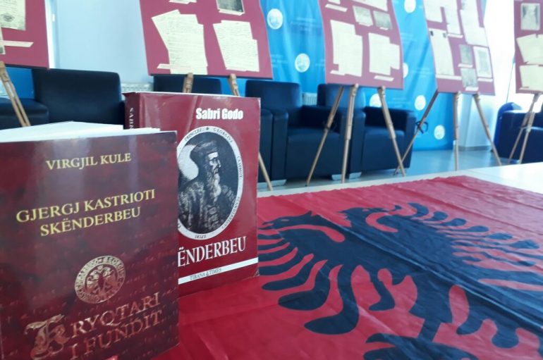 Mbahet ekspozitë dhe sipmozium në Durrës për Skënderben dhe identitetin kombëtar shqiptar