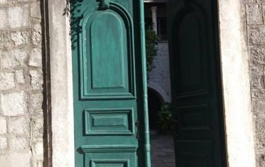 Çdo herë do të hapet një derë për ty!