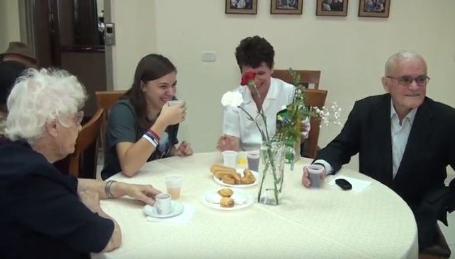 Mesazhe plot jetë nga të moshuarit (VIDEO)