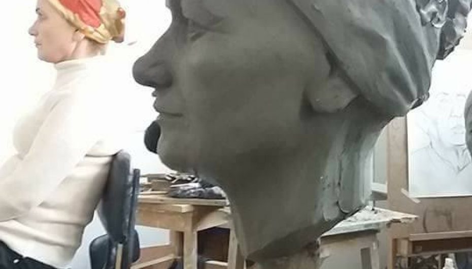 Denisa, nxënësja e talentuar e Liceut Artistik