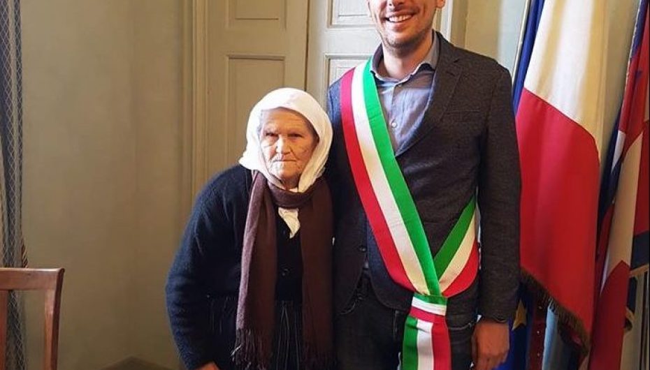 Babai iu vra se strehoi ushtarët italianë, e moshuara shqiptare realizon ëndrrën e fëmijërisë