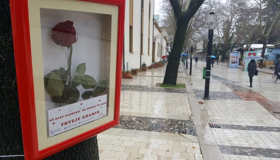 “Në rast dashurie me shikim të parë thyeje xhamin”